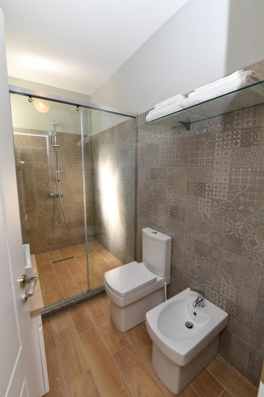 Santo Hotel Shkoder Bagian luar foto