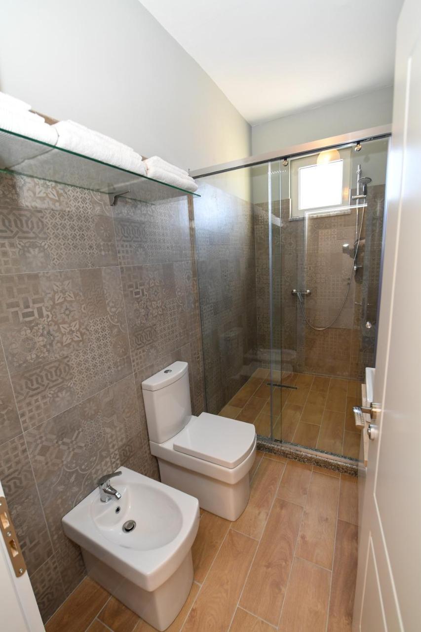 Santo Hotel Shkoder Bagian luar foto